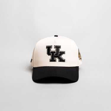 Kentucky Wildcats UK Hat Cream Black Brim Gold Wildcats Patch Snapback UK - Front Panel