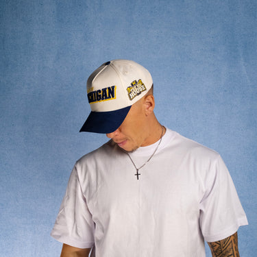 Michigan Tilt / Cream & Navy Blue