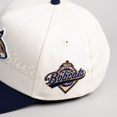 Montana State Script / Cream & Navy Blue