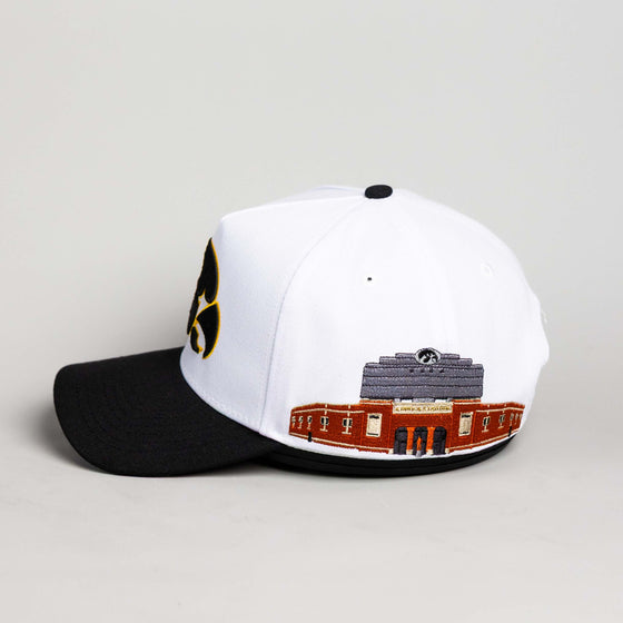 Iowa Side Stadium / White & Black