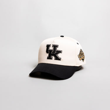 Kentucky Wildcats UK Hat Cream Black Brim Gold Wildcats Patch Snapback UK - Angled View