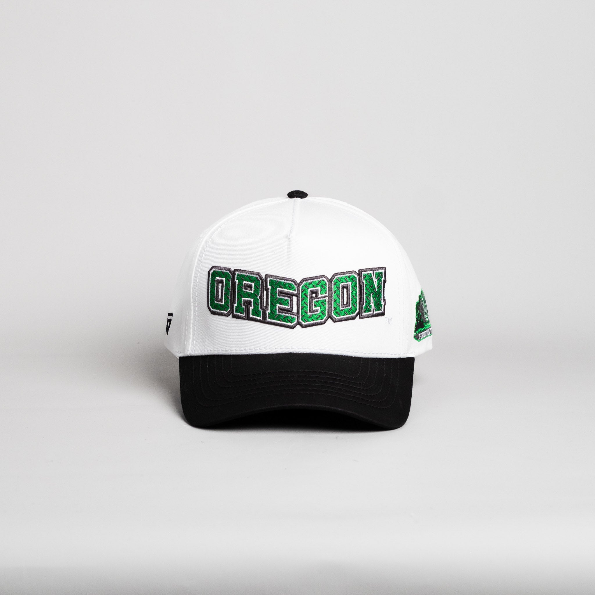 Oregon Ducks Hat White & Black Corduroy Flying V - Front Panel