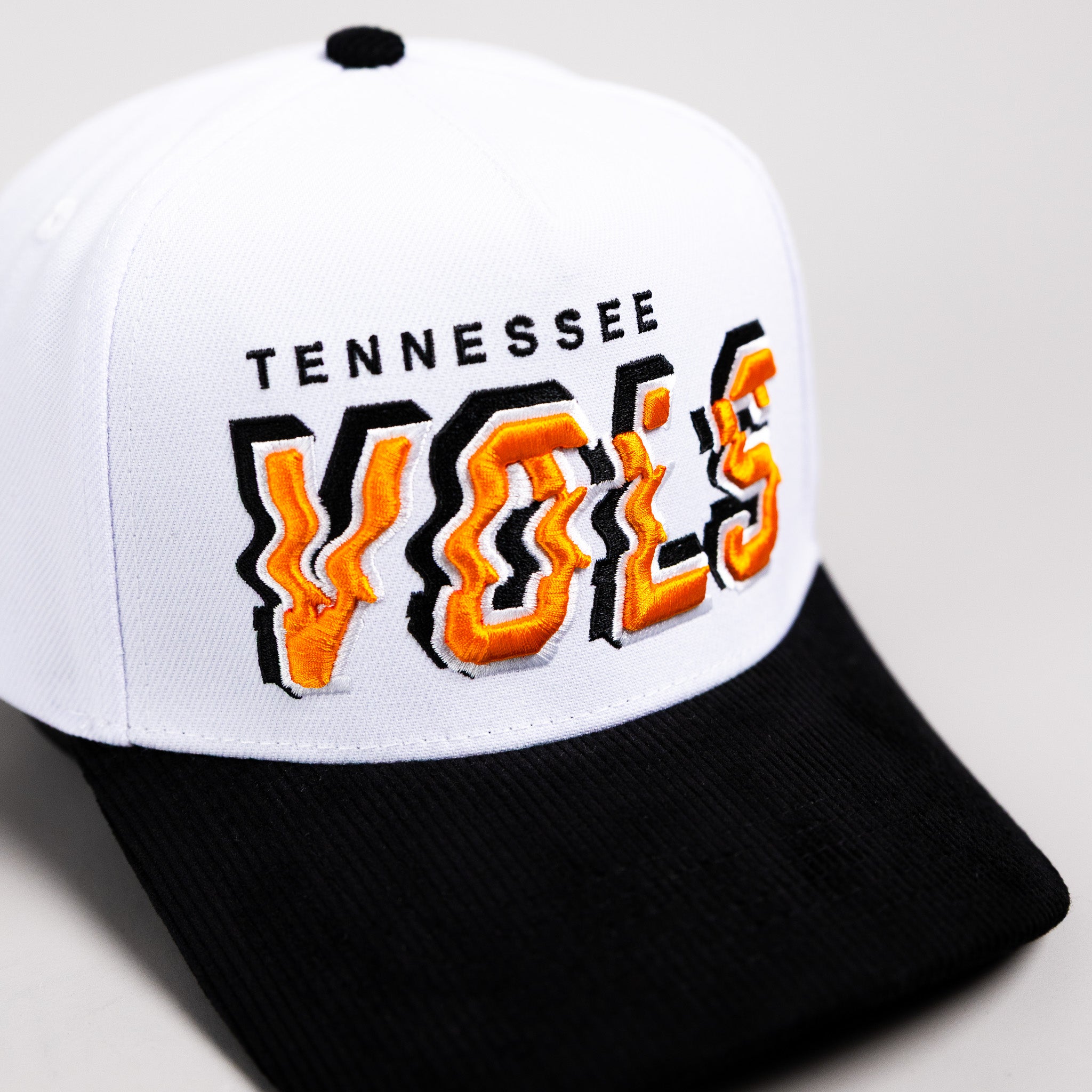 Tennessee Volunteers Hat White & Black Corduroy Stadium Pulse Snapback - Front Detail