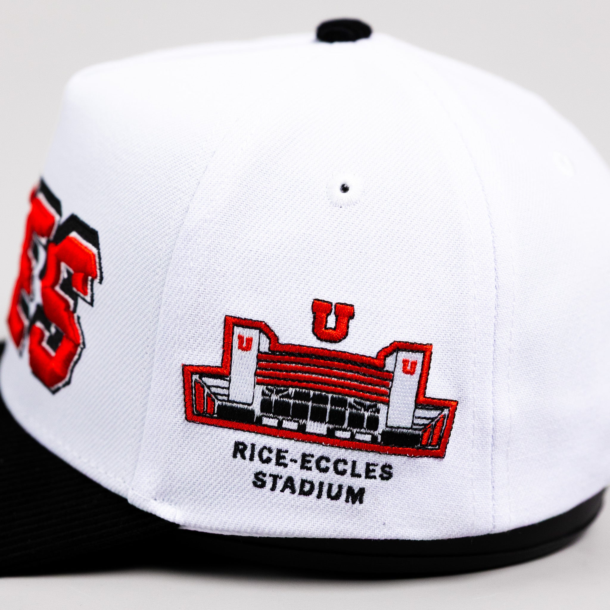 Utah Utes Hat White & Black Corduroy Stadium Pulse Snapback - Rice-Eccles Stadium Embroidery Detail