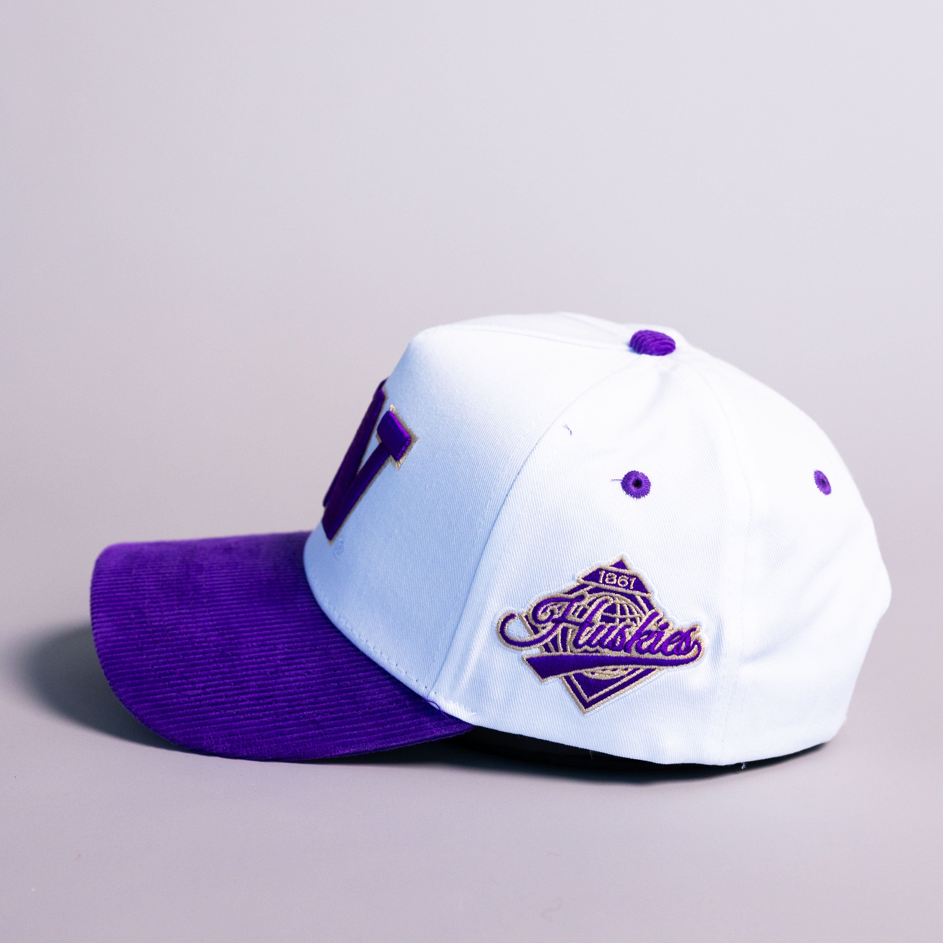 Washington Huskies W Hat White Purple Corduroy Brim Side Patch Snapback - Side Patch